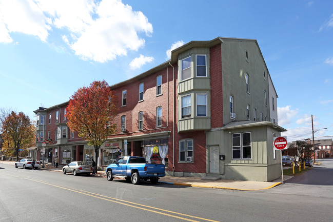 Student Housing/ Commercial Store Front in Kutztown, PA - Building Photo - Building Photo