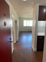 La Villa Mesa in San Pedro, CA - Building Photo