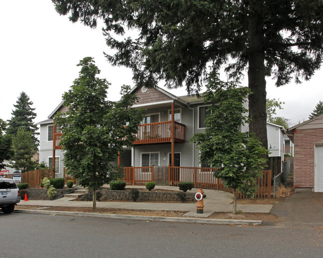 Adera Place in Portland, OR - Building Photo - Building Photo