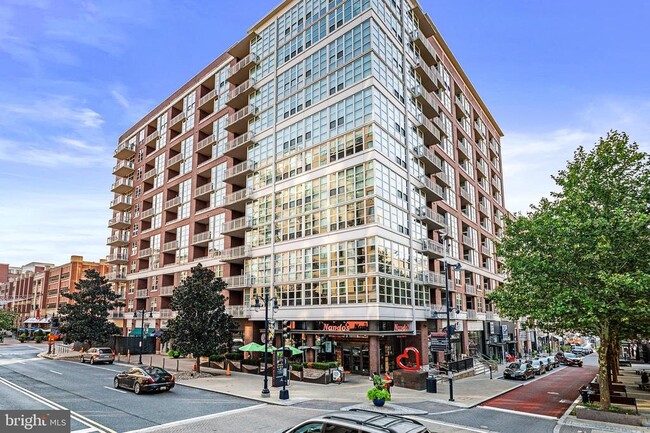 property at 157 Fleet St