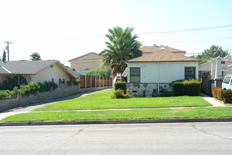 731 E Orange Grove Ave in Burbank, CA - Building Photo - Building Photo