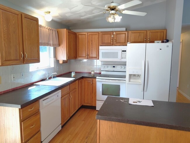 10 Stony Acre Dr in Cranston, RI - Building Photo - Building Photo