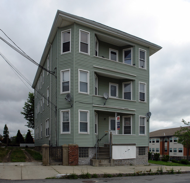 151 Frederick St in New Bedford, MA - Foto de edificio - Building Photo