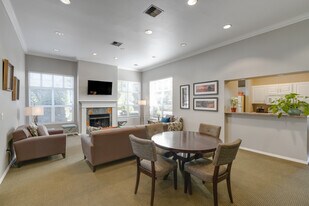 Cambridge Crossing Apartments in Beaverton, OR - Building Photo