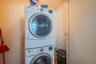 44 W Monroe St in Phoenix, AZ - Building Photo - Building Photo