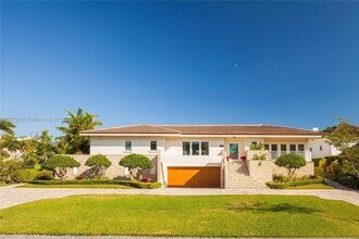 6831 Sunrise Ct in Coral Gables, FL - Building Photo - Building Photo