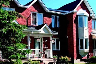 Aspen Village Townhomes in Ottawa, ON - Building Photo