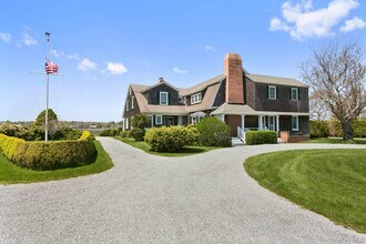 4 Sandacres Rd in Quogue, NY - Building Photo - Building Photo