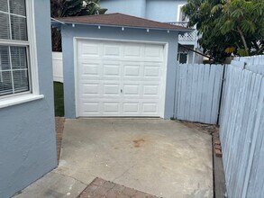 111 Barney Ct in Hermosa Beach, CA - Foto de edificio - Building Photo