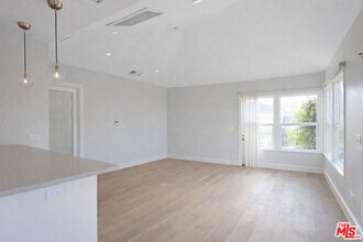 955 9th St in Santa Monica, CA - Building Photo - Building Photo