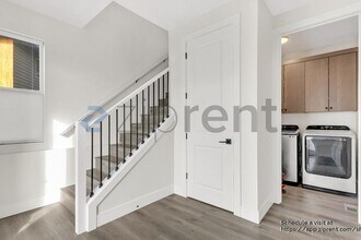 15387 SE Hawthorne Mdws St in Portland, OR - Building Photo - Building Photo