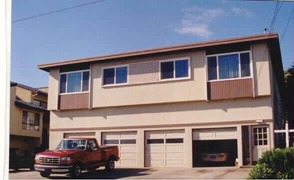 211 Monterey Rd in Pacifica, CA - Foto de edificio - Building Photo