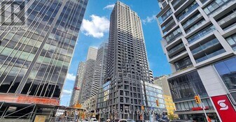 20 Soudan Ave, Unit 3701 in Toronto, ON - Building Photo