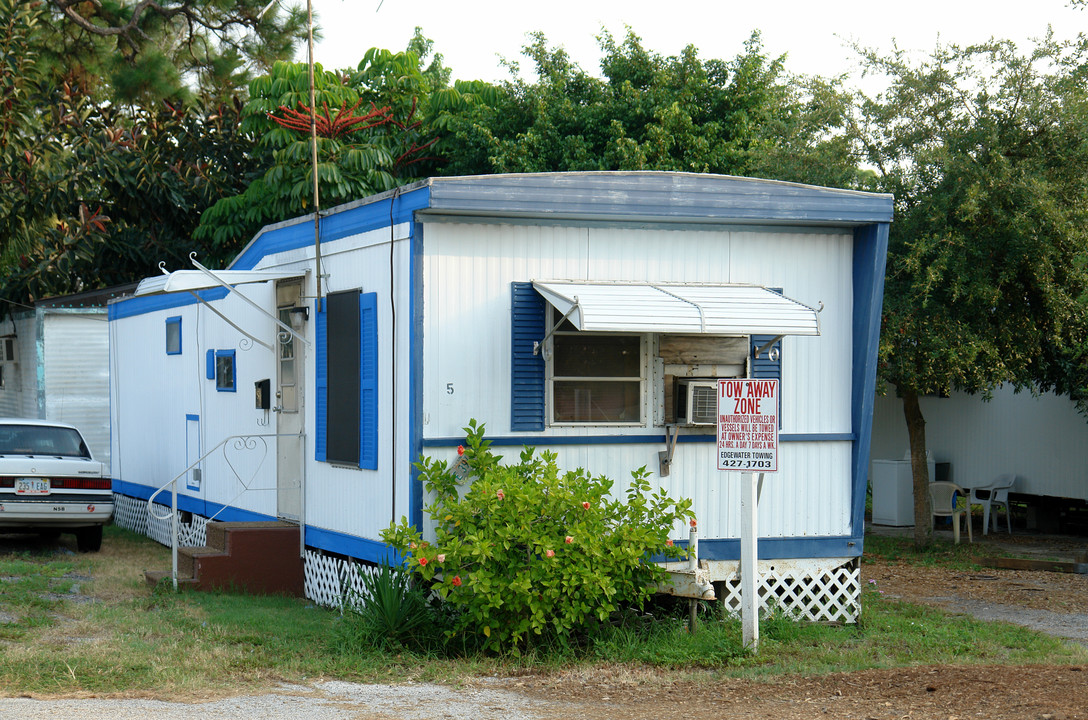 Riverview Pines MHP in Edgewater, FL - Building Photo