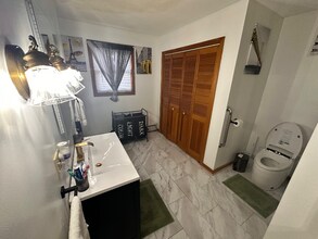 35 Cestaro St in Waterbury, CT - Building Photo - Building Photo
