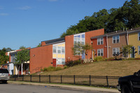 2211-2218 Wilner Dr in Pittsburgh, PA - Foto de edificio - Building Photo