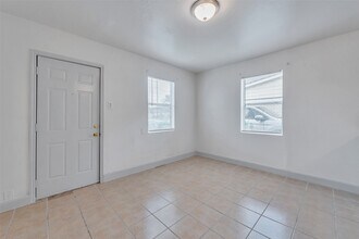 3002 Market St in Houston, TX - Foto de edificio - Building Photo
