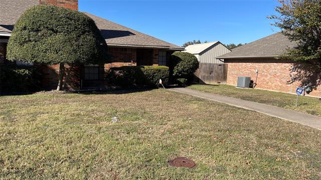 119 Larchbrook Dr in Desoto, TX - Building Photo