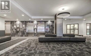 350 Webb Dr in Mississauga, ON - Building Photo - Building Photo