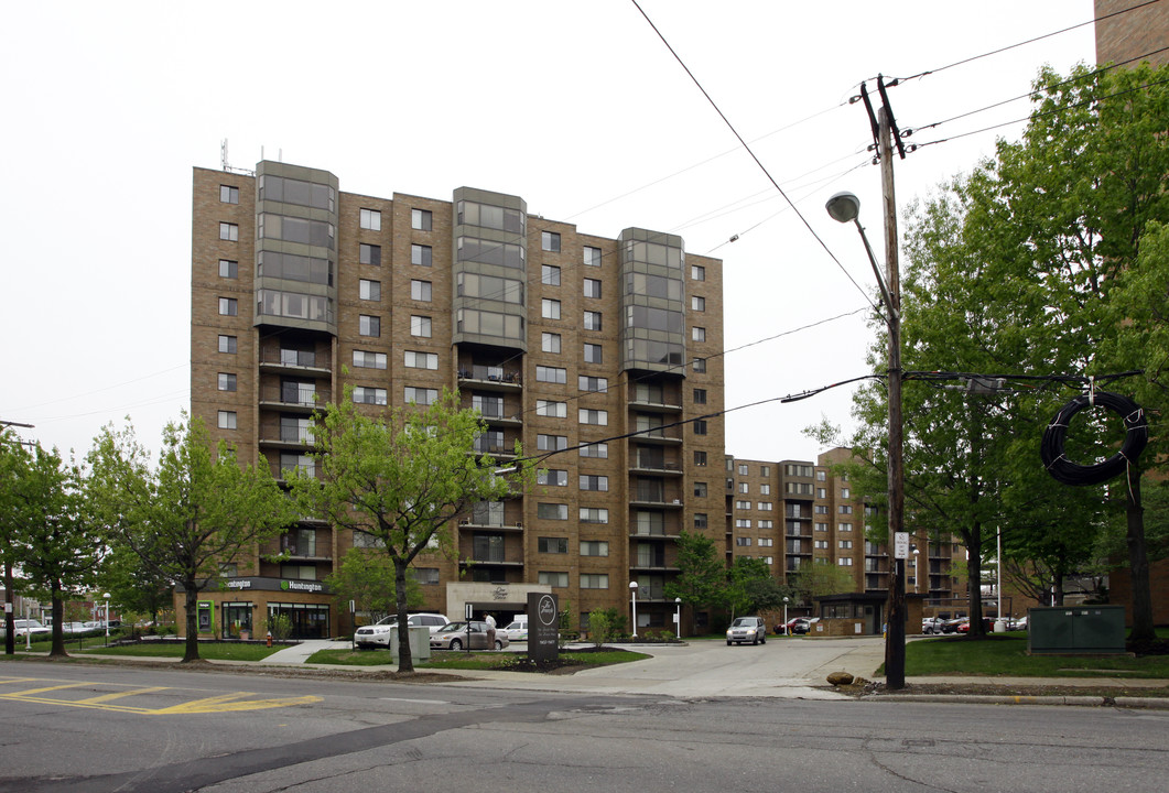 The Triangle Apartments in Cleveland, OH - Foto de edificio