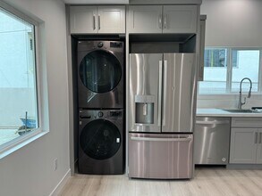 1207 N Kingsley Dr in Los Angeles, CA - Building Photo - Building Photo