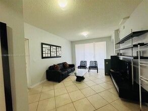 6340 NW 114th Ave in Doral, FL - Building Photo - Building Photo