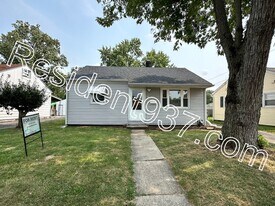 142 Circle Dr W in Dayton, OH - Building Photo