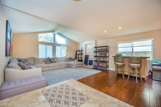 9202 Wintergreen Cir in Fountain Valley, CA - Building Photo - Building Photo