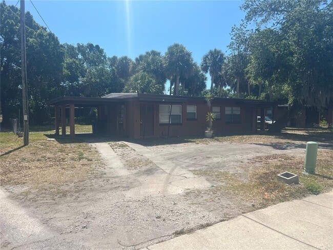 property at 989 S Fiske Blvd