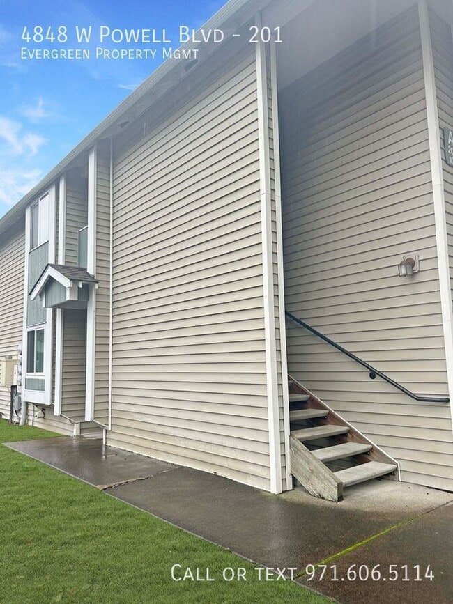 4848 W Powell Blvd in Gresham, OR - Building Photo - Building Photo