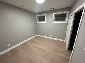 4950 S Michigan Ave in Chicago, IL - Building Photo - Building Photo