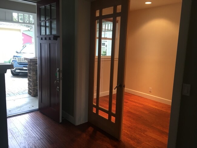 1382 Pismo St in San Luis Obispo, CA - Building Photo - Building Photo