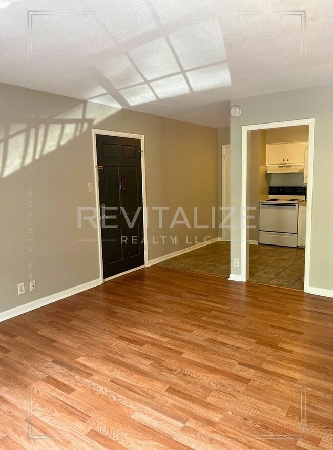 property at 1504 Dauphin St