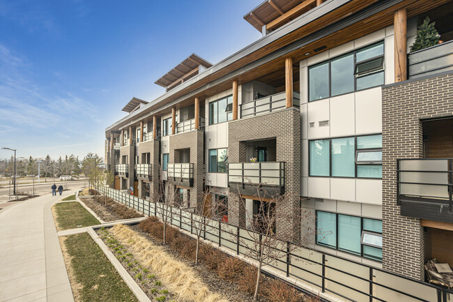 Savona by Salvi in Sherwood Park, AB - Building Photo - Building Photo