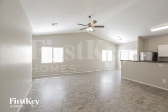 911 W Lydia Ln in Phoenix, AZ - Building Photo - Building Photo