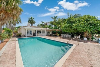 210 W Rivo Alto Dr in Miami Beach, FL - Building Photo - Building Photo