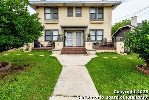 411 E Courtland Pl in San Antonio, TX - Building Photo