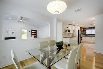 11513 Guernsey Dr in Austin, TX - Building Photo - Building Photo