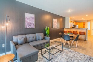 1275 E University Dr in Tempe, AZ - Building Photo