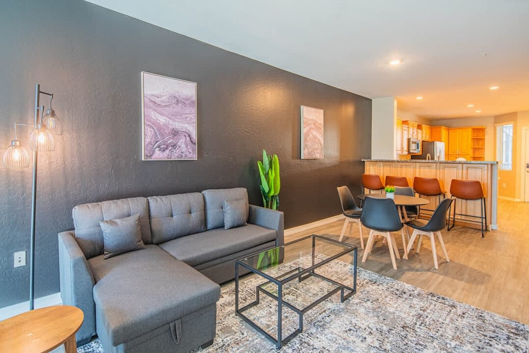 1275 E University Dr in Tempe, AZ - Building Photo