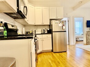 90 W Cedar St in Boston, MA - Building Photo - Building Photo