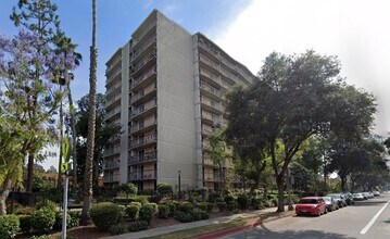 560 E Villa St in Pasadena, CA - Building Photo - Building Photo