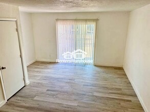 2832 E Marconi Ave in Phoenix, AZ - Building Photo - Building Photo
