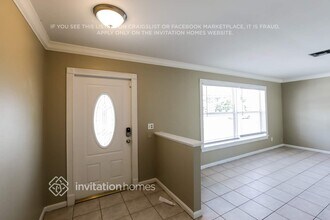 1382 Woodcrest Rd E in West Palm Beach, FL - Foto de edificio - Building Photo