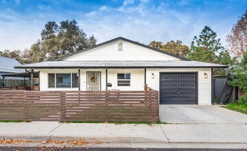 2304 Michigan Blvd in West Sacramento, CA - Foto de edificio - Building Photo