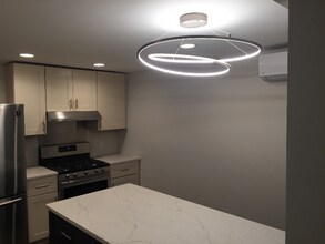 2524 Dupont Ave S in Minneapolis, MN - Building Photo - Building Photo