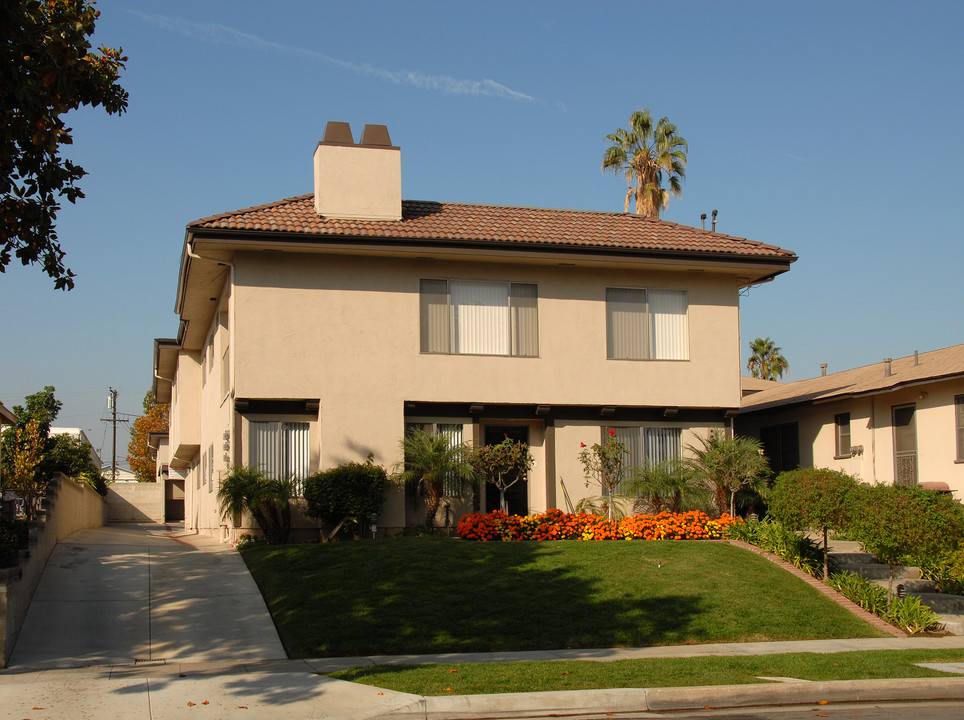 815 S Almansor St in Alhambra, CA - Foto de edificio