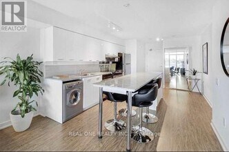 29 Singer Ct in Toronto, ON - Building Photo - Building Photo