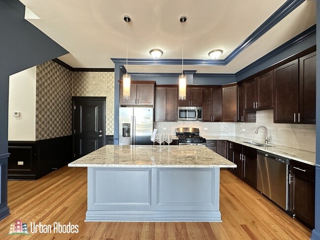 520 N Western Ave, Unit M00H in Chicago, IL - Building Photo - Building Photo