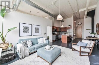 1001 Roselawn Ave in Toronto, ON - Building Photo - Building Photo
